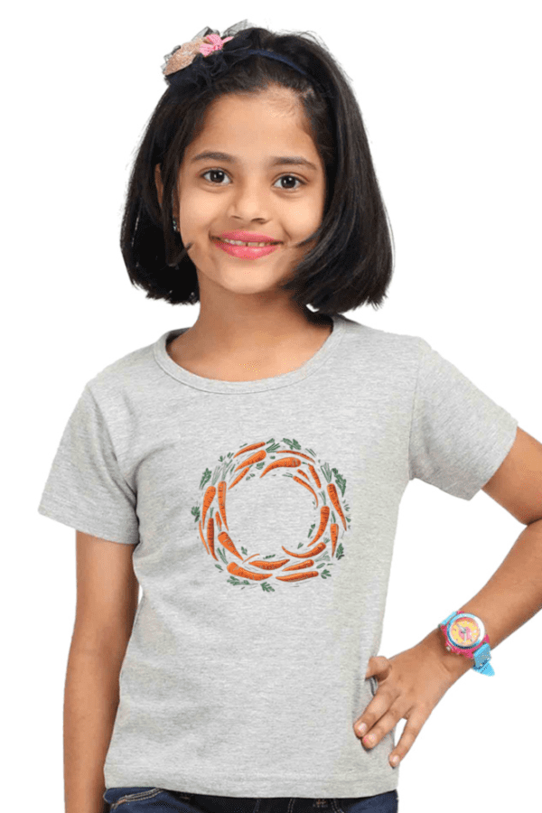 Girl Round Neck Half Sleeve Classic Carrot Print Cotton T-Shirt